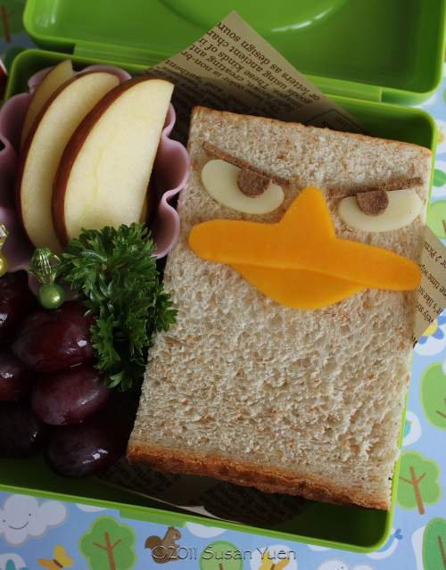 Perry_the_platypus_lunch