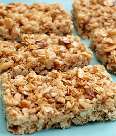 Crispy_honey_nut_granola_bars